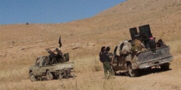 داعش در سوریه با اسلحه از مردم پول می‌گیرد