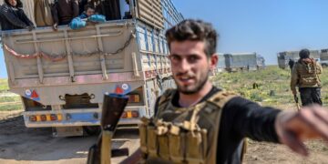 نیروهای کرد ده‌ها تن از اعضای داعش را آزاد کرده‌اند